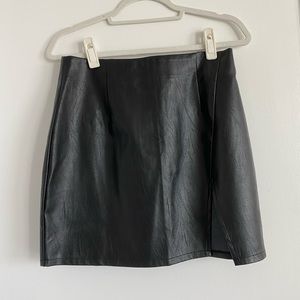 Black superdown skirt with slit, size M